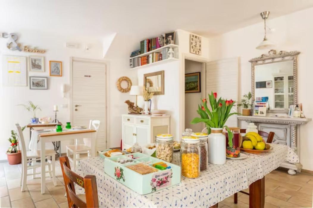 B&B La Finestra Sul Campanile Montecosaro  Eksteriør billede